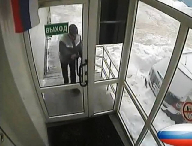 Βίντεο: Έτσι παραδίδουν τα γράμματα στη Ρωσία...