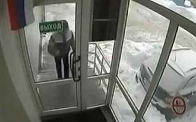 Βίντεο: Ο... χειρότερος ταχυδρόμος του κόσμου!