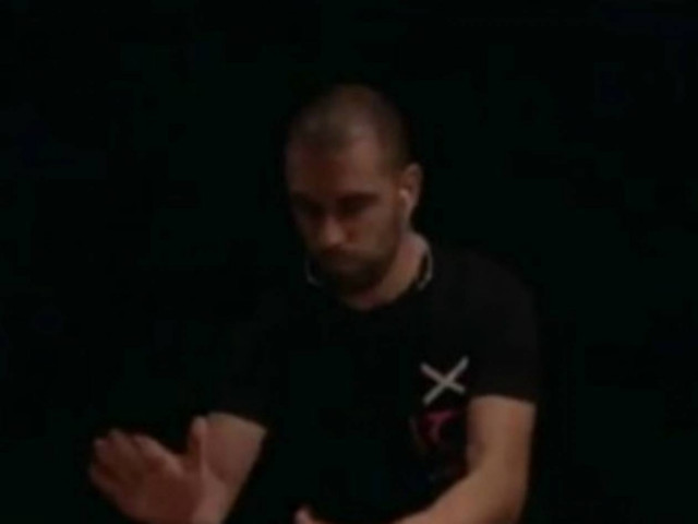 Το βίντεο του μήνα: Δε φαντάζεστε με τι παίζει μουσική αυτός ο τύπος!