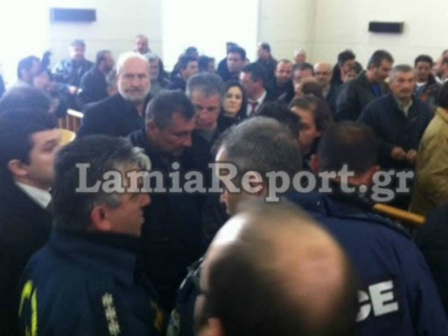 Βίντεο: Νέα αναβολή στη δίκη των αγροτών