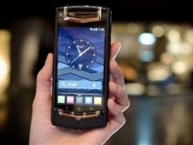 Δείτε πόσο κάνει αυτό το κινητό... και κλάψτε!