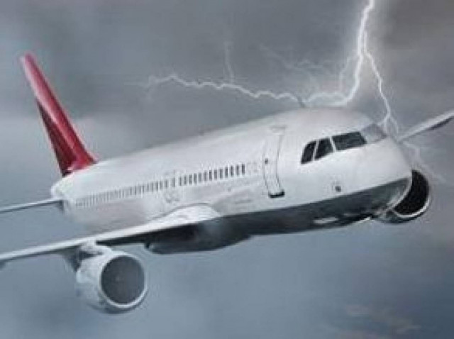 Κεραυνός χτύπησε αεροπλάνο στην Κω