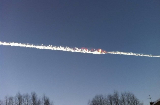 Δείτε όλα τα βίντεο από τη στιγμή της πτώσης μετεωριτών στη Ρωσία