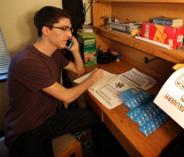 Ξέμεινες από προφυλακτικά; Ε, τότε γρήγορα στον ντελιβερά!