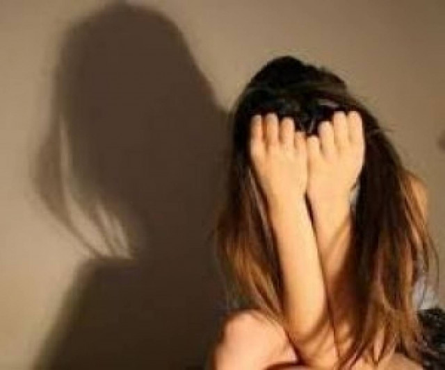 Σύλληψη 16χρονου για βιασμό συμμαθήτριάς του