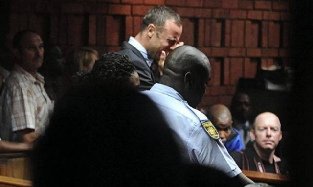 Όσκαρ Πιστόριους: Το τρίτο βράδυ στο κελί, οι επισκέψεις και...