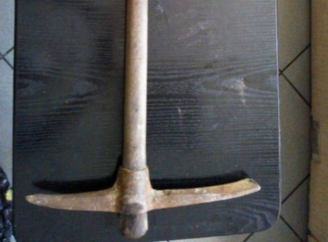 Άγριο έγκλημα: Την σκότωσε με κασμά για λίγα ευρώ (βίντεο)