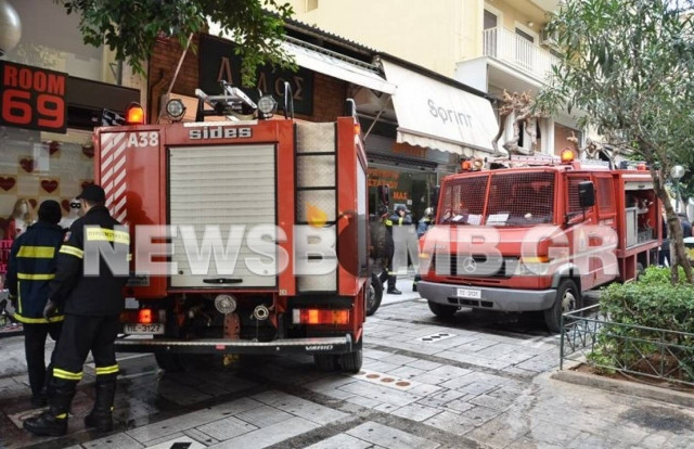 Τέλος ο πύρινος εφιάλτης στο κτίριο στην Αιόλου (pics)