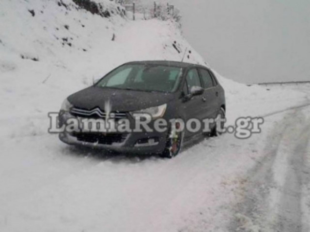 Λαμία: Με αλυσίδες για Καρπενήσι...