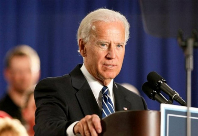 Τζ. Μπάιντεν: «Αγοράστε κυνηγετικό όπλο, όχι επιθετικό τουφέκι»