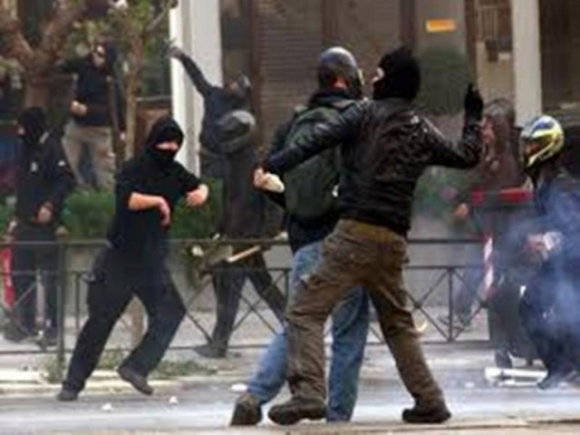 Τον πέρασαν για Χρυσαυγίτη και τον ξυλοκόπησαν