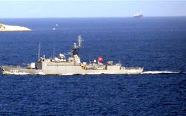 Τουρκική κορβέτα πλέει σε εθνικά χωρικά ύδατα στις Κυκλάδες