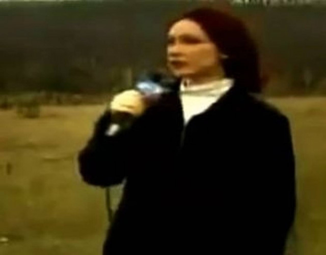 UFO την ώρα που δημοσιογράφος μιλούσε!