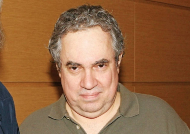 Ο Γιαννίκος κοιμάται(;)στη φυλακή και η τύχη του δουλεύει στην HOL TV