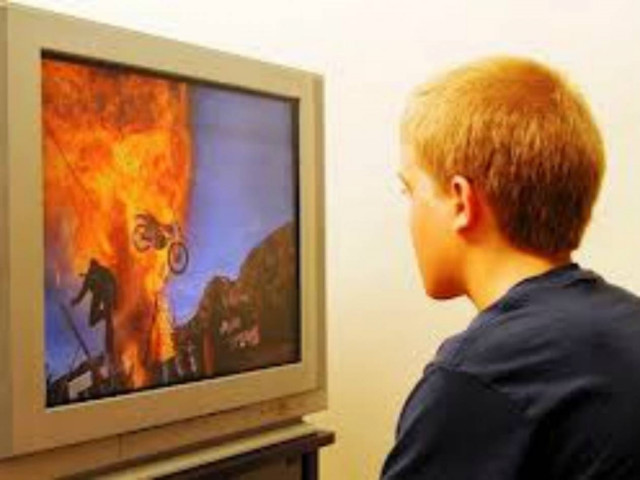 Έρευνα: Τα παιδιά που βλέπουν πολλή τηλεόραση γίνονται αντικοινωνικά