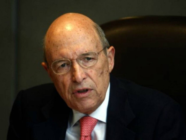 Νεαρή ξεμπρόστιασε τον Κώστα Σημίτη στη Γερμανία