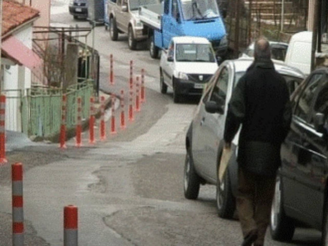 Βίντεο: Δείτε με τι γέμισε το Καρπενήσι! Πάει για... Γκίνες!