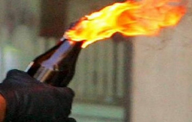 Εμπρηστική επίθεση στα Εξάρχεια