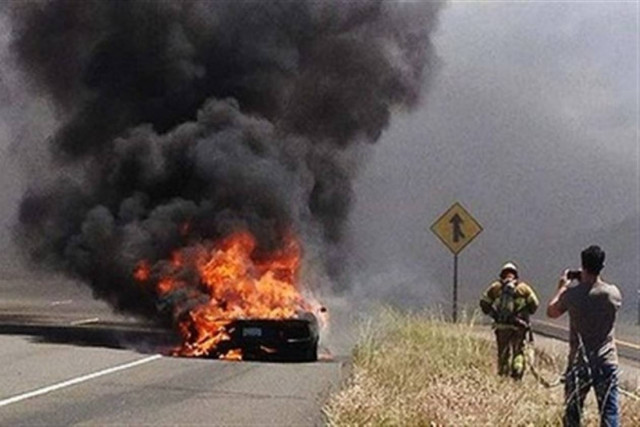 Tρεις νεκροί σε καραμπόλα με πιστολίδια