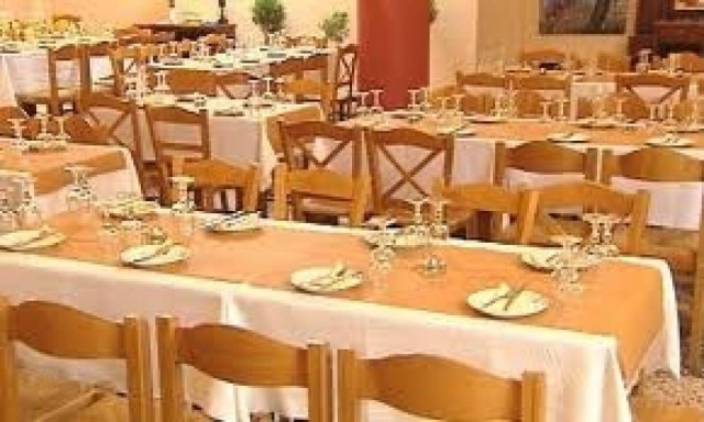 ΕΛΣΤΑΤ: Yποχώρηση της αγοράς εστίασης