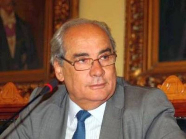 Αριστερή «παραφωνία» στην κοπή πίτας του Δήμου Πειραιά