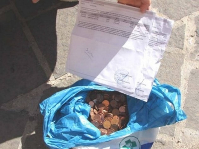 Ρόδος: Πλήρωσε με 2.770 κέρματα τις κλήσεις του!