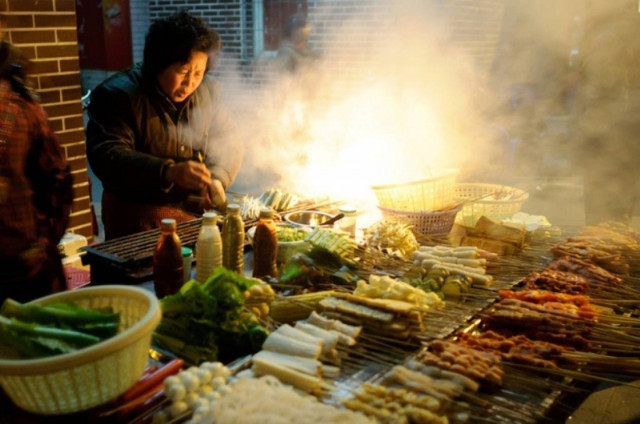 Κίνα: Λουκέτο στις υπαίθριες ψησταριές λόγω ατμοσφαιρικής ρύπανσης