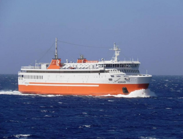 Σαντορίνη: Μηχανική βλάβη για το «Αδαμάντιος Κοραής»