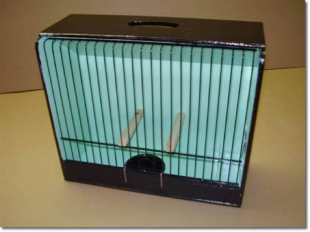 ΣΟΚ: Μετά τη δουλειά τον έκλειναν σε κλουβί