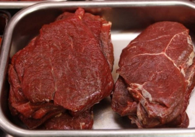 Ζητούν άδεια για να ταΐσουν με κρέας αλόγου τους φτωχούς!