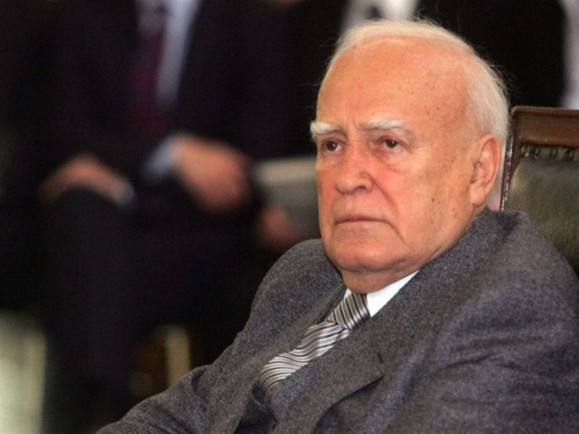 Δάκρυσε ο Κ. Παπούλιας: Μεγαλώσαμε με ψωμί, τυρί και γάλα