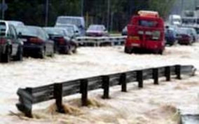 «Πνίγηκε» η Αθήνα από τις βροχές