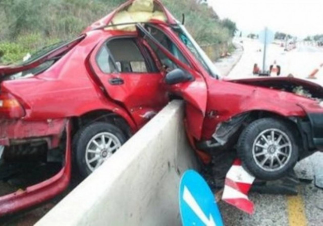 Γλίτωσε από φοβερό τροχαίο και πήρε κλήση 1.000 ευρώ για το ντουλαπάκι