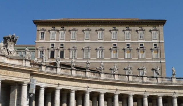 To Bατικανό χαρακτήρισε ανεπίτρεπτη την πίεση στους καρδιναλίους