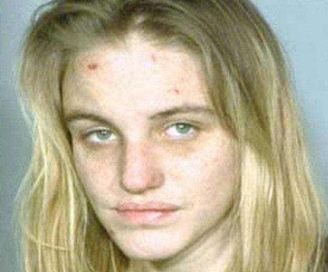 ΣΟΚ: 23χρονη έκανε σεξ με πιτμπουλ στην αυλή του σπιτιού της!