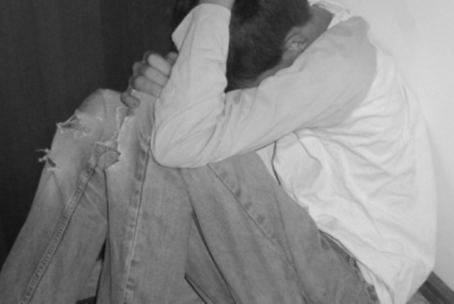 Στον ανακριτή οι γονείς που αλυσόδεναν το παιδί τους