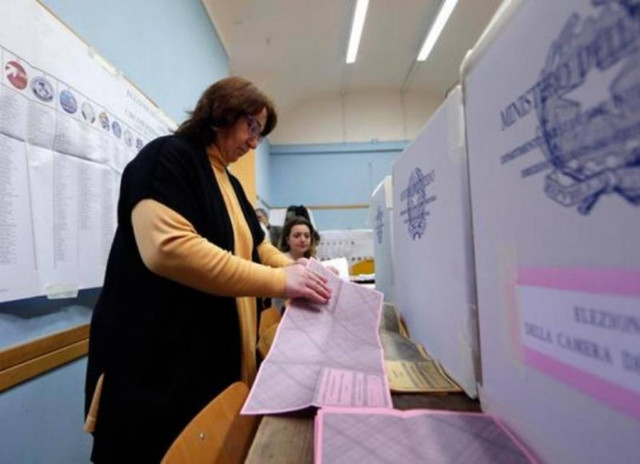 Ιταλία: Ρόλο ρυθμιστή φαίνεται να αποκτά ο Μπέπε Γκρίλο