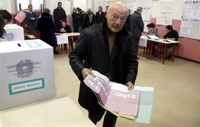 Μειωμένη η προσέλευση στα εκλογικά κέντρα της Ιταλίας