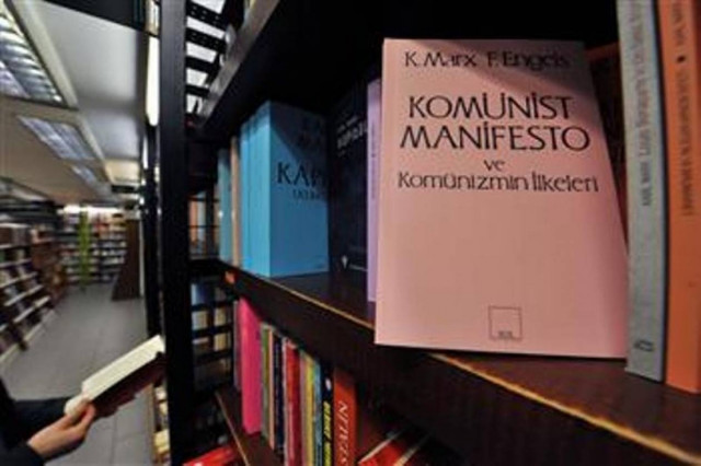 Τούρκος καθηγητής σε απολογία λόγω Μαρξ και Μάικλ Μουρ