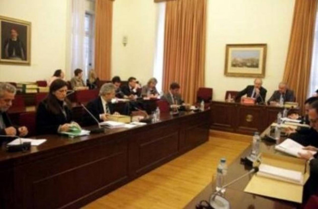 Στο «μικροσκόπιο» συγγενείς Παπακωνσταντίνου και άλλοι 60 της λίστας