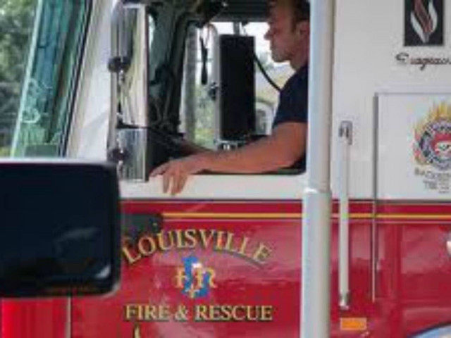 Απίστευτο: Πορνοστάρ πήγε σε πυροσβεστικό σταθμό και άρχισε να...