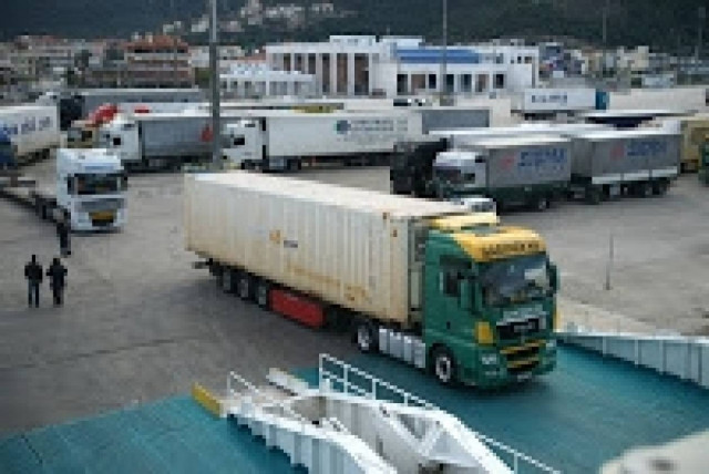 Το λιμάνι της Ηγουμενίτσας ζει από τους Τούρκους!!!