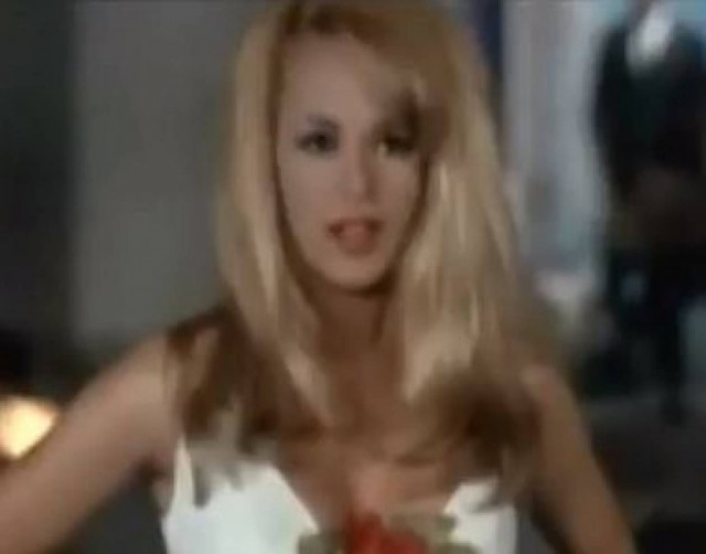 Χαμός στο Facebook με το «Harlem Shake» της Αλίκης Βουγιουκλάκη