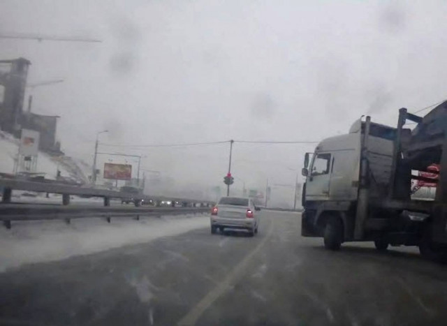 Βίντεο: Αυτοκίνητα του «κουτιού» τα έκανε... κουτιά