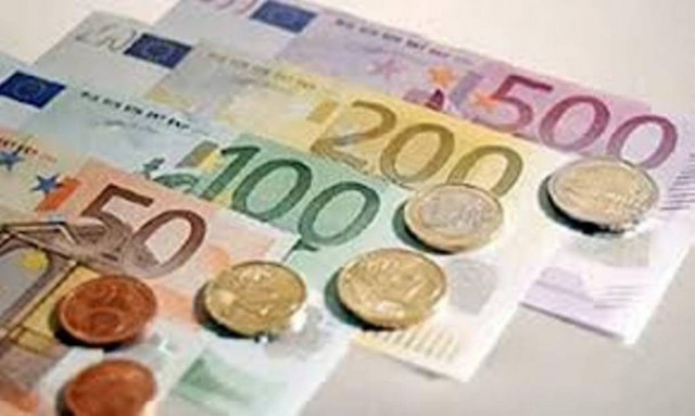 Έπαιρναν επί χρόνια τις συντάξεις των νεκρών γονιών τους...