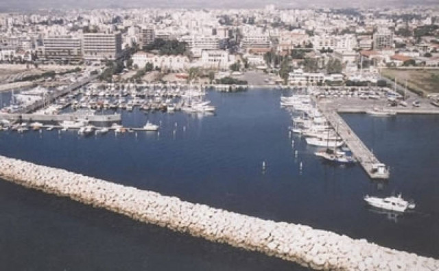Νέες αποβάθρες στη μαρίνα Λάρνακας