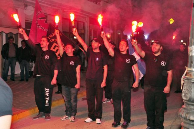 Δύο τραυματίες σε εκδήλωση της Χρυσής Αυγής στην Πάρο