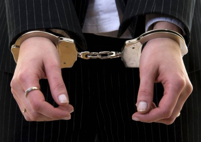 Συνελήφθησαν δύο γυναίκες δημόσιοι υπάλληλοι για δωροδοκία