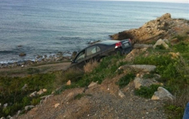 Aυτοκίνητο έπεσε σε χαράδρα στην Κρήτη