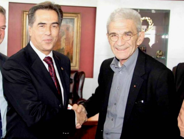 «Στολίζει» Μπουτάρη η Παπαγεωργοπούλου